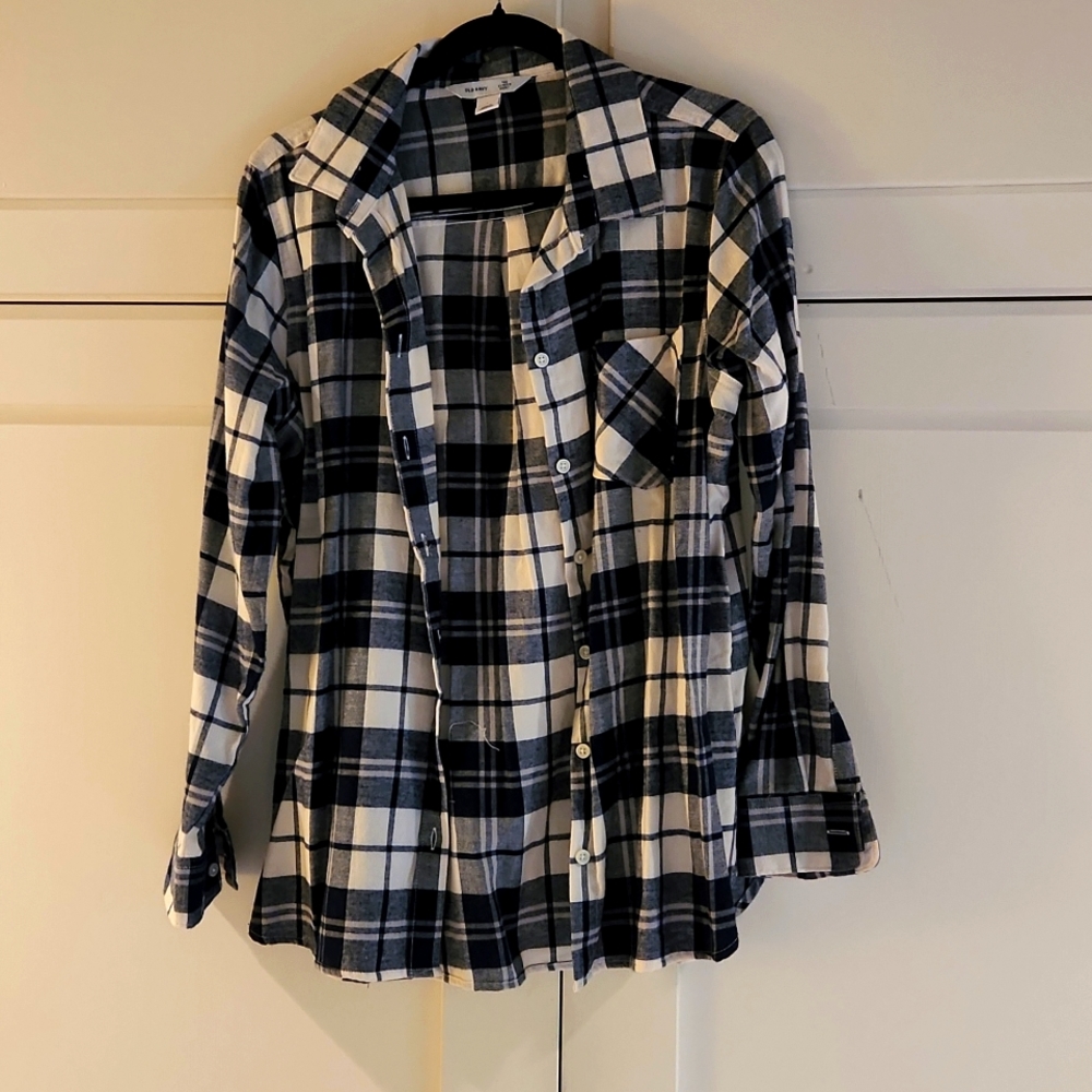 Old Navy plaid flannel shirt